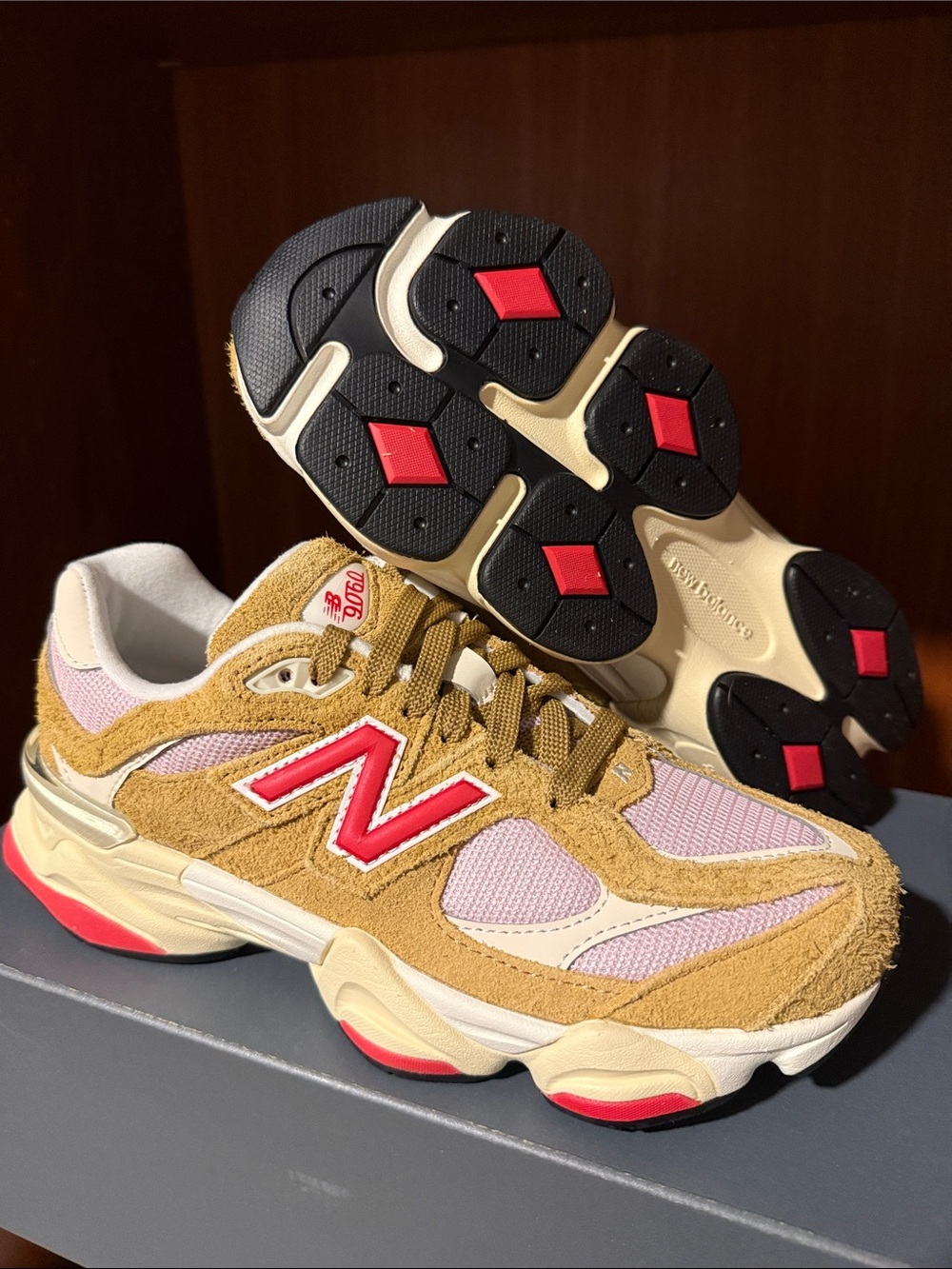 New Balance 9060 - Picture 3 of 4